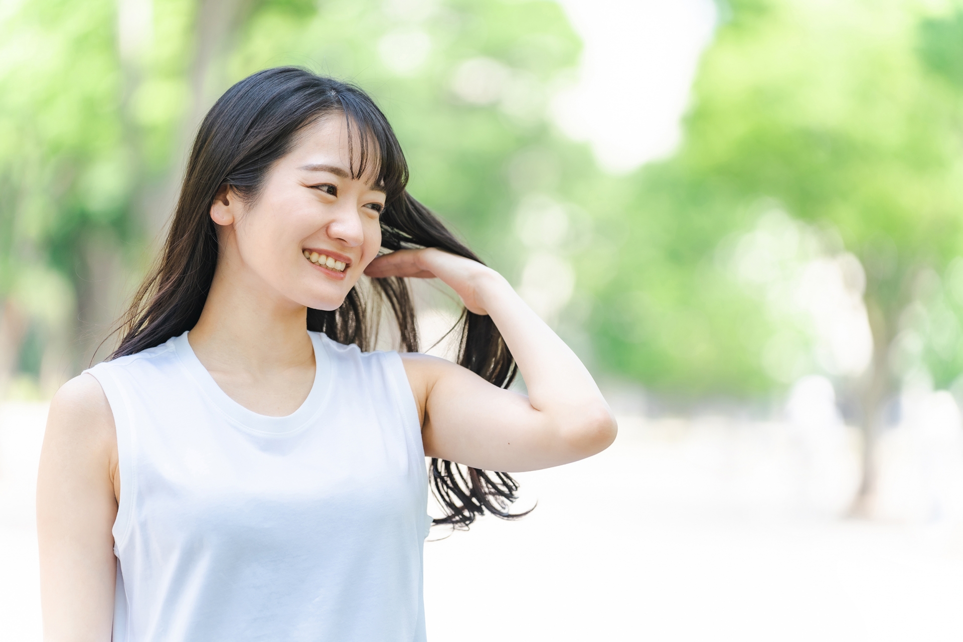 夏のヘアケアで美髪を手に入れる！